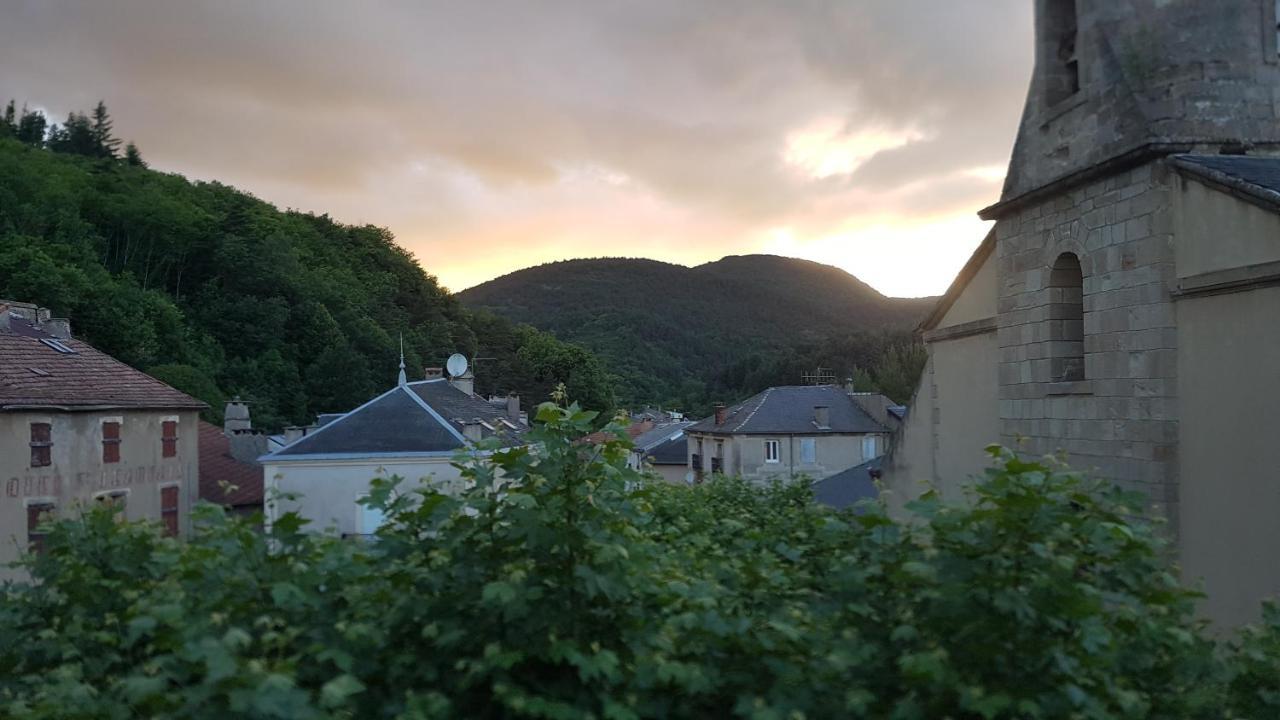 Appartements Coeur De Village แซ็งต์-ฌ็อง-ดู-บรูเอล ภายนอก รูปภาพ