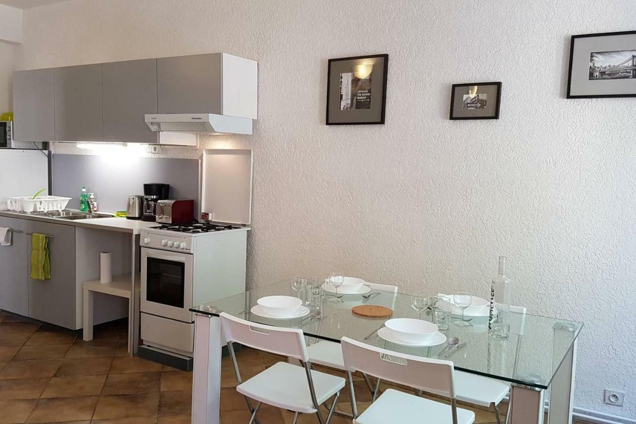Appartements Coeur De Village แซ็งต์-ฌ็อง-ดู-บรูเอล ภายนอก รูปภาพ